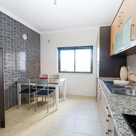 A68 - Palmeiras Paz Apartment Lagos